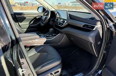 Внедорожник / Кроссовер Toyota Highlander 2022 в 