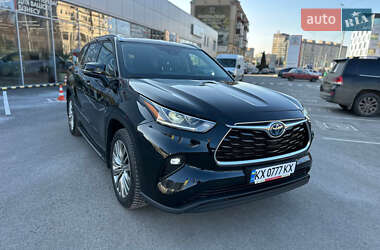 Внедорожник / Кроссовер Toyota Highlander 2022 в Харькове