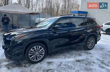 Внедорожник / Кроссовер Toyota Highlander 2021 в Киеве