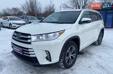 Позашляховик / Кросовер Toyota Highlander 2017 в Дніпрі