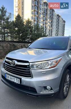 Внедорожник / Кроссовер Toyota Highlander 2014 в Хмельницком