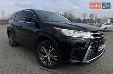 Внедорожник / Кроссовер Toyota Highlander 2016 в 