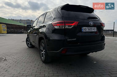 Внедорожник / Кроссовер Toyota Highlander 2016 в 