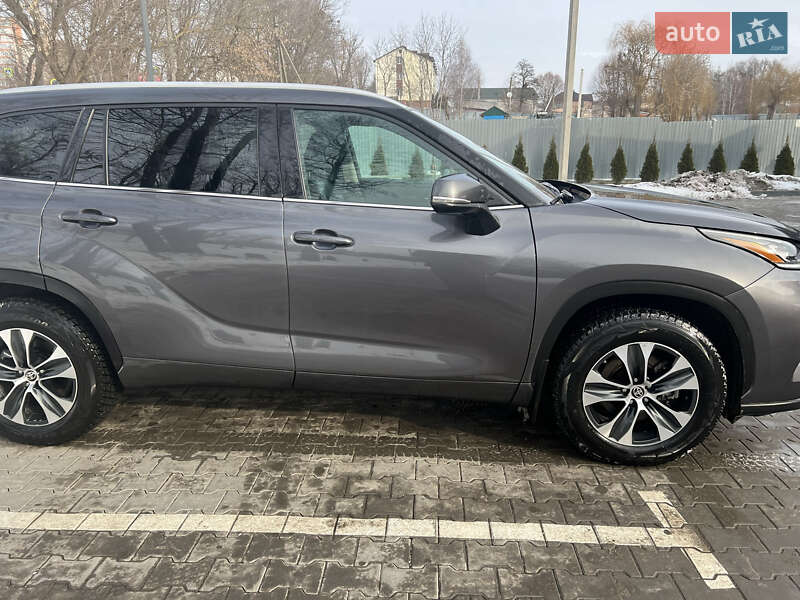 Позашляховик / Кросовер Toyota Highlander 2021 в Хмельницькому