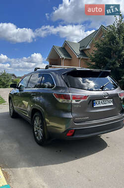 Внедорожник / Кроссовер Toyota Highlander 2014 в 