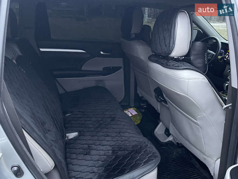 Внедорожник / Кроссовер Toyota Highlander 2018 в Киеве фото 13 Внедорожник / Кроссовер Toyota Highlander 2018 в Киеве