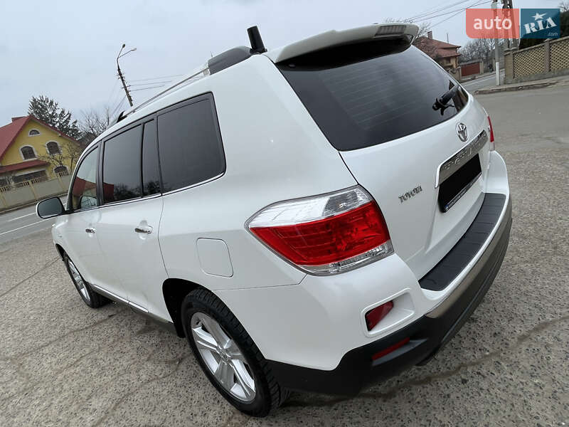 Внедорожник / Кроссовер Toyota Highlander 2012 в Черновцах