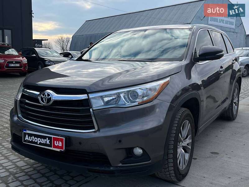 Позашляховик / Кросовер Toyota Highlander 2015 в Львові