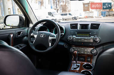 Внедорожник / Кроссовер Toyota Highlander 2011 в Киеве