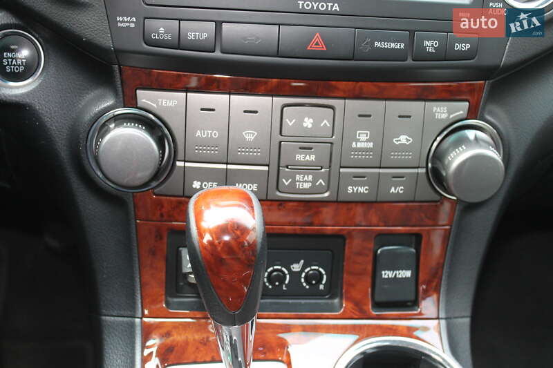 Внедорожник / Кроссовер Toyota Highlander 2011 в Днепре