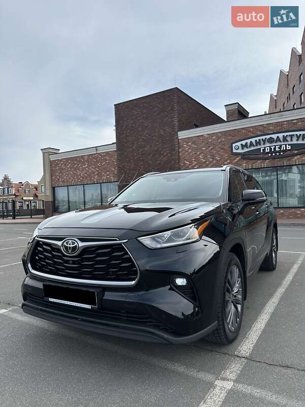 Внедорожник / Кроссовер Toyota Highlander 2022 в 