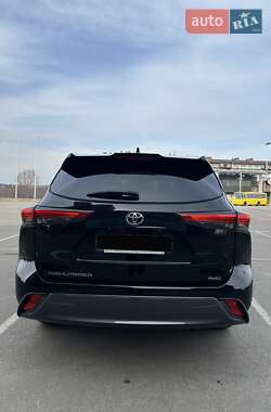 Внедорожник / Кроссовер Toyota Highlander 2022 в 