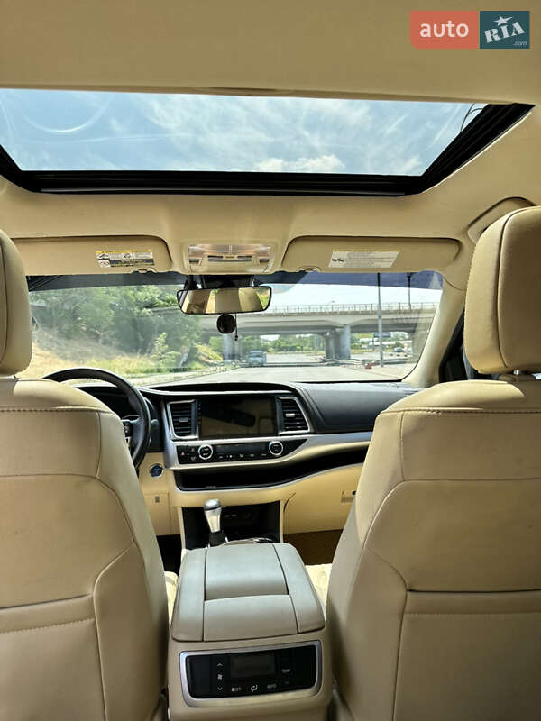 Внедорожник / Кроссовер Toyota Highlander 2019 в Одессе