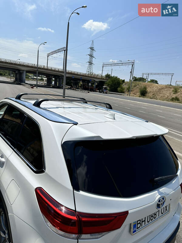 Внедорожник / Кроссовер Toyota Highlander 2019 в Одессе