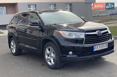 Позашляховик / Кросовер Toyota Highlander 2015 в 