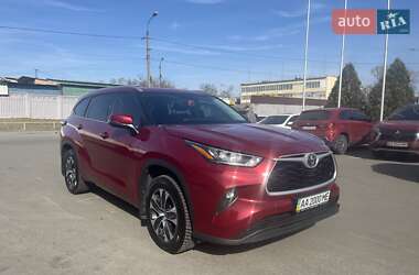 Внедорожник / Кроссовер Toyota Highlander 2022 в Киеве