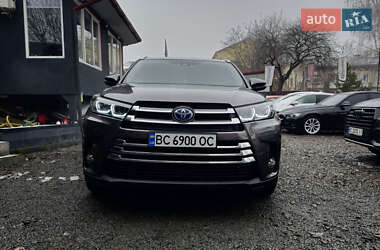 Внедорожник / Кроссовер Toyota Highlander 2017 в Львове