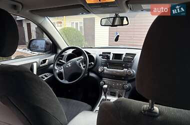 Внедорожник / Кроссовер Toyota Highlander 2011 в 