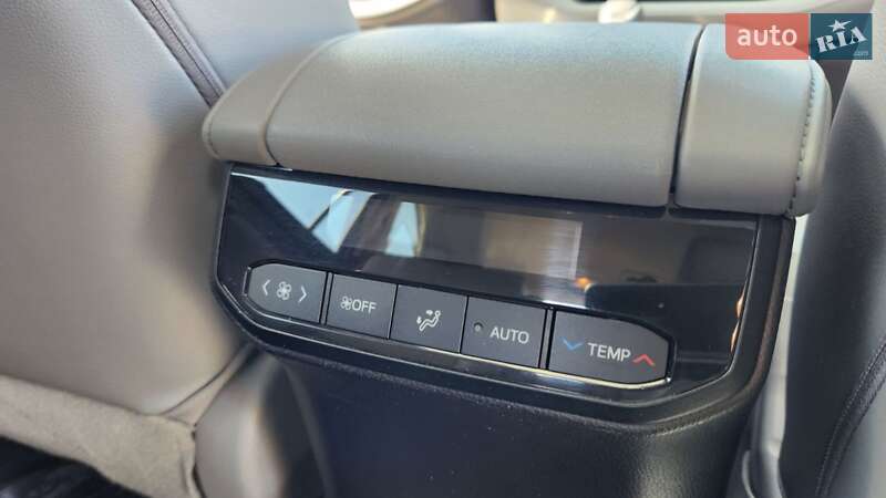 Позашляховик / Кросовер Toyota Highlander 2022 в Черкасах