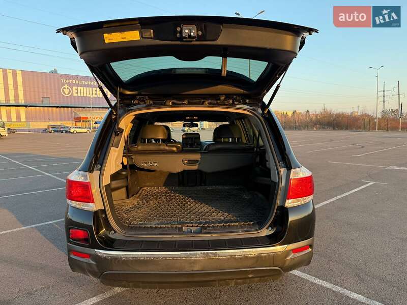 Внедорожник / Кроссовер Toyota Highlander 2010 в Ровно