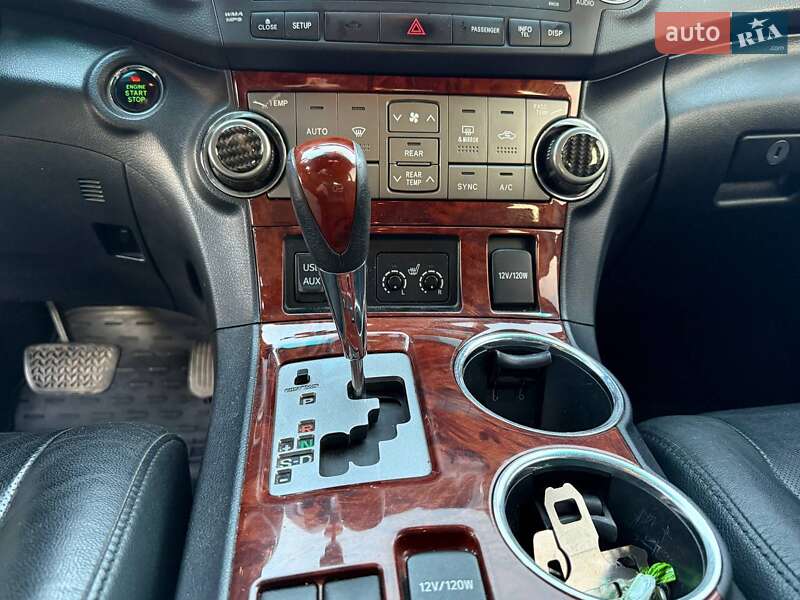 Внедорожник / Кроссовер Toyota Highlander 2010 в Ровно