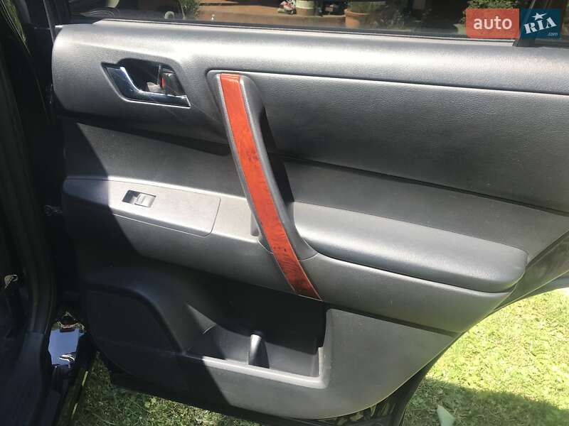 Внедорожник / Кроссовер Toyota Highlander 2013 в Киеве