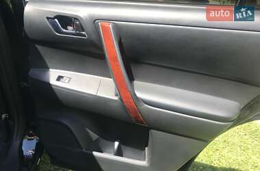 Внедорожник / Кроссовер Toyota Highlander 2013 в 