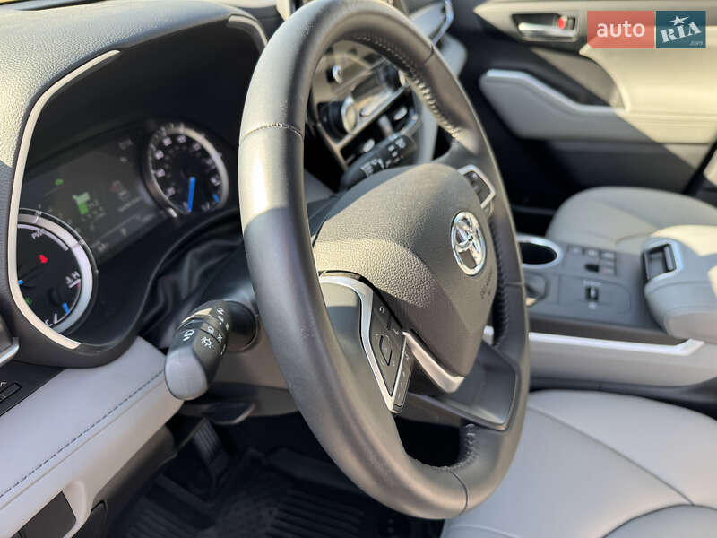 Внедорожник / Кроссовер Toyota Highlander 2023 в Киеве