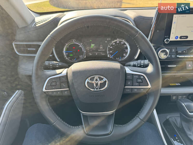 Внедорожник / Кроссовер Toyota Highlander 2023 в Киеве