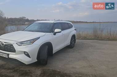 Позашляховик / Кросовер Toyota Highlander 2020 в 