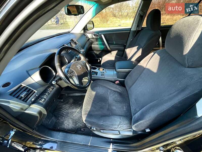 Позашляховик / Кросовер Toyota Highlander 2010 в Павлограді