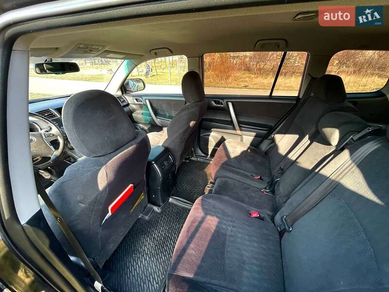 Позашляховик / Кросовер Toyota Highlander 2010 в Павлограді