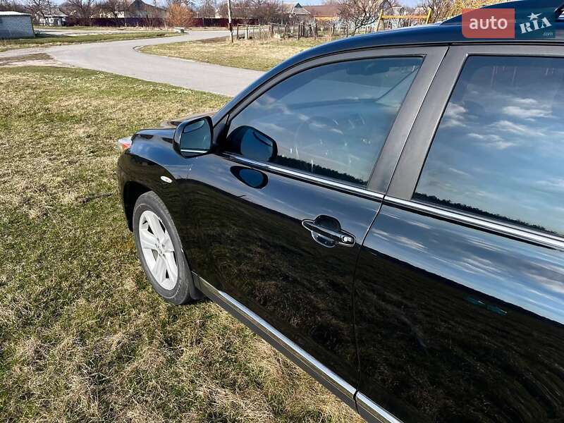 Позашляховик / Кросовер Toyota Highlander 2010 в Павлограді