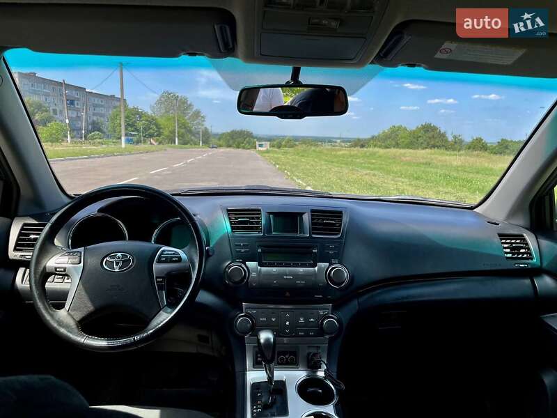 Позашляховик / Кросовер Toyota Highlander 2010 в Павлограді