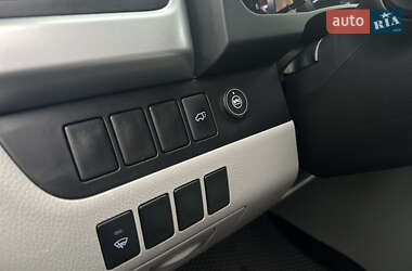Позашляховик / Кросовер Toyota Highlander 2014 в 