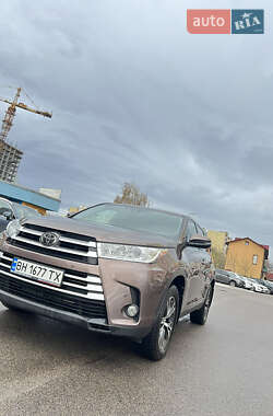 Позашляховик / Кросовер Toyota Highlander 2018 в Києві