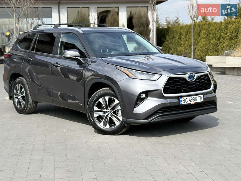 Внедорожник / Кроссовер Toyota Highlander 2023 в Львове
