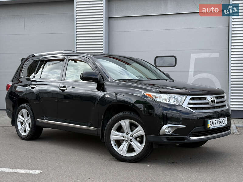 Внедорожник / Кроссовер Toyota Highlander 2013 в 