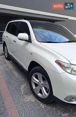 Внедорожник / Кроссовер Toyota Highlander 2011 в 