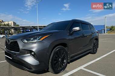 Внедорожник / Кроссовер Toyota Highlander 2021 в Киеве