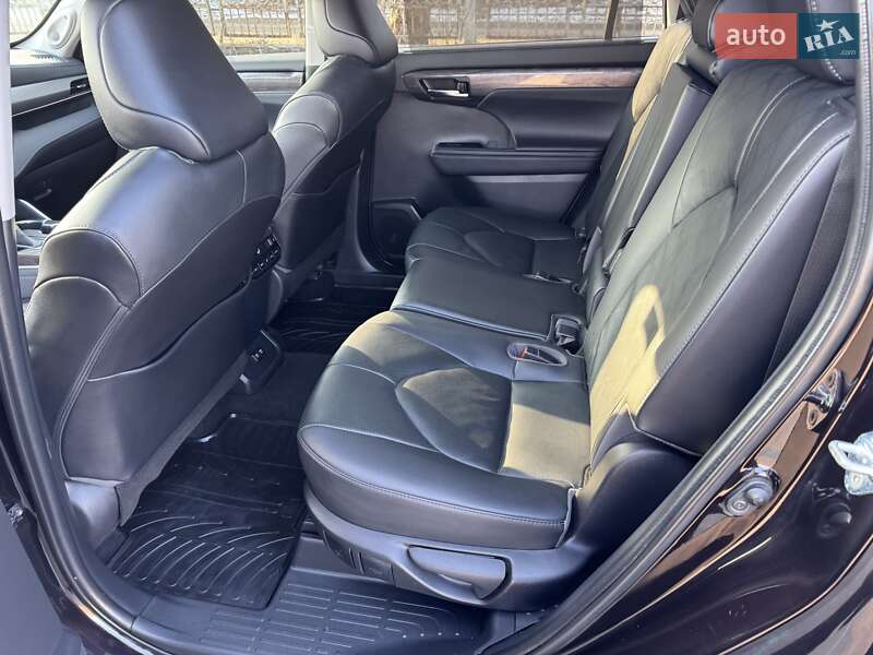Внедорожник / Кроссовер Toyota Highlander 2020 в Кривом Роге фото 11 Внедорожник / Кроссовер Toyota Highlander 2020 в Кривом Роге