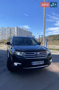 Внедорожник / Кроссовер Toyota Highlander 2011 в 