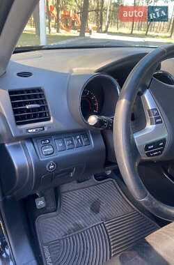 Внедорожник / Кроссовер Toyota Highlander 2011 в 