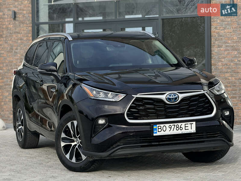 Позашляховик / Кросовер Toyota Highlander 2021 в Тернополі