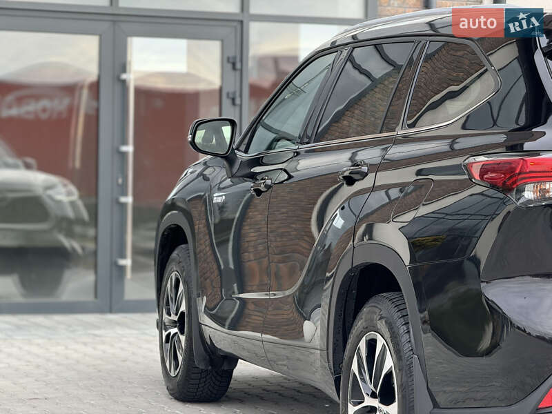 Позашляховик / Кросовер Toyota Highlander 2021 в Тернополі