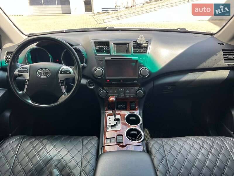 Позашляховик / Кросовер Toyota Highlander 2011 в Одесі