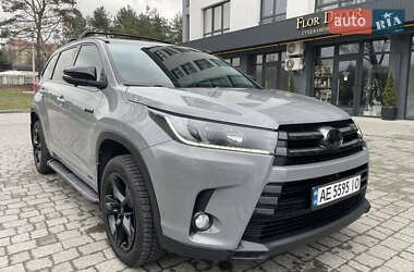 Внедорожник / Кроссовер Toyota Highlander 2017 в 