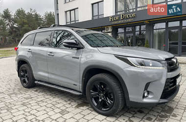 Внедорожник / Кроссовер Toyota Highlander 2017 в 