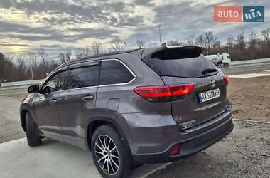 Внедорожник / Кроссовер Toyota Highlander 2017 в 