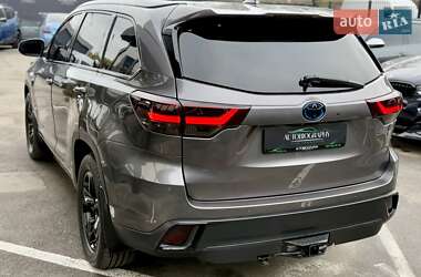 Внедорожник / Кроссовер Toyota Highlander 2019 в 